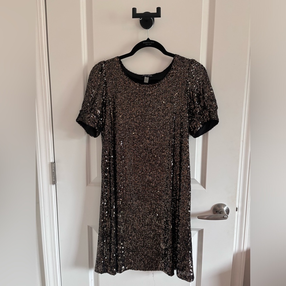 Sequence bronze and black short dress